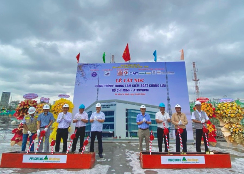 Trung tâm ATCC Hồ Chí Minh hoàn thành cất nóc vào sáng nay 28/7 Trung tâm ATCC Hồ Chí Minh hoàn thành cất nóc vào sáng nay 28/7
