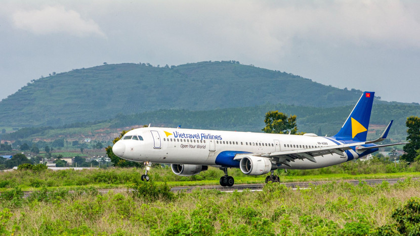 Vietravel Airlines của doanh nhân Nguyễn Quốc Kỳ vừa chuyển nhượng một phần cổ phần cho Tập đoàn T&T của Bầu Hiển Vietravel Airlines của doanh nhân Nguyễn Quốc Kỳ vừa chuyển nhượng một phần cổ phần cho Tập đoàn T&T của Bầu Hiển