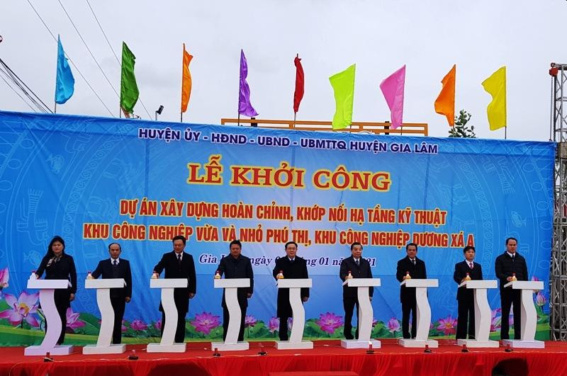 Bí thư Thành ủy Vương Đình Huệ, Chủ tịch UBND TP Hà Nội Chu Ngọc Anh ấn nút khởi công 4 dự án hạ tầng khung trên địa bàn huyện Gia Lâm Bí thư Thành ủy Vương Đình Huệ, Chủ tịch UBND TP Hà Nội Chu Ngọc Anh ấn nút khởi công 4 dự án hạ tầng khung trên địa bàn huyện Gia Lâm