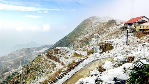 Đỉnh Mẫu Sơn, Lạng Sơn ghi nhận nền nhiệt ở mức 0,4 độ C vào sáng nay, 1/1