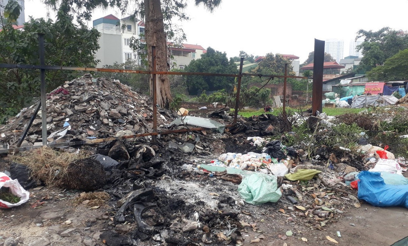 Một điểm đốt rác thải sinh hoạt trên địa bàn phường Dương Nội, Hà Đông