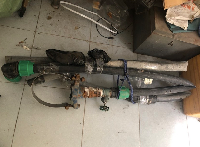 Bộ đai khởi thủy và van đường ống nước đấu nối trái phép mà Công ty Viwaco thu giữ