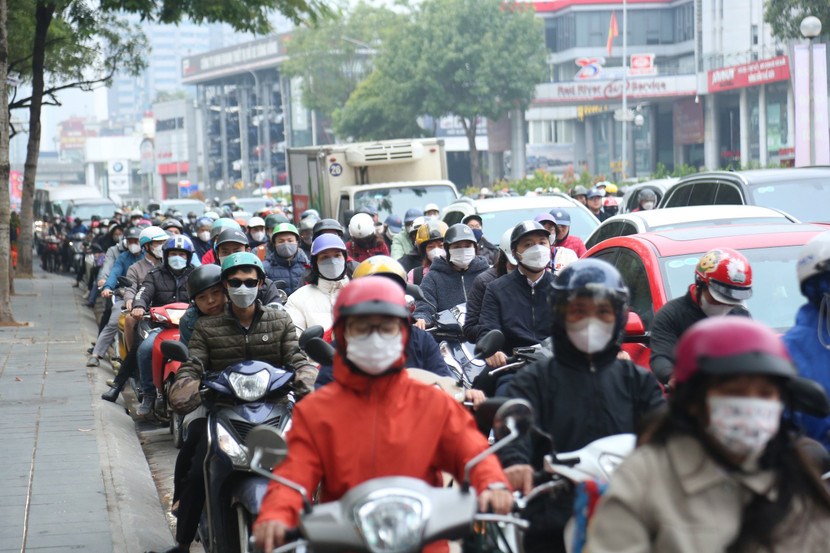 Chất lượng không khí ở Hà Nội luôn ở mức báo động, trong đó phát thải từ phương tiện được nhận định là nguyên nhân hàng đầu