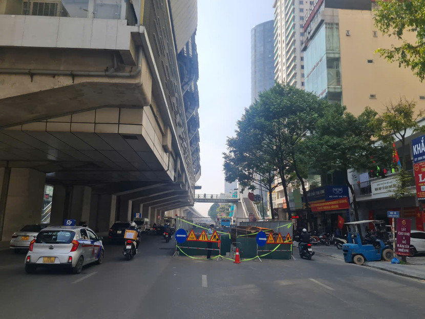 Sở Xây dựng Hà Nội thu hồi một loạt điểm rào chắn của Dự án Nhà máy xử lý nước thải Yên Xá để giảm ùn tắc giao thông