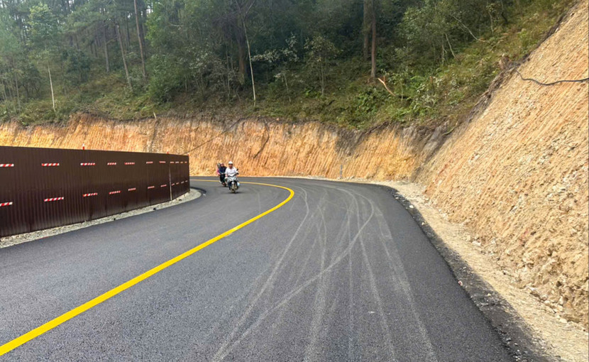 Đèo Mimosa vừa được thông xe tạm sau hơn chục ngày tê liệt vì sạt lở