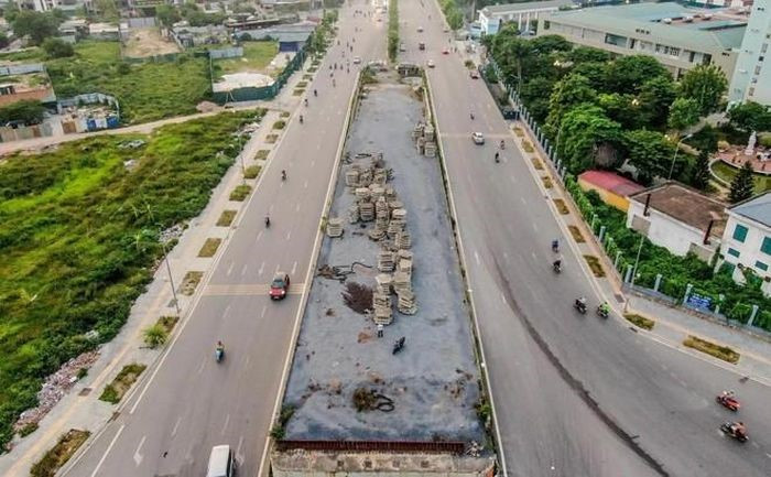 Cầu vượt giảm ùn tắc cho nút giao này đã "chơ vơ" hơn chục năm chưa xong