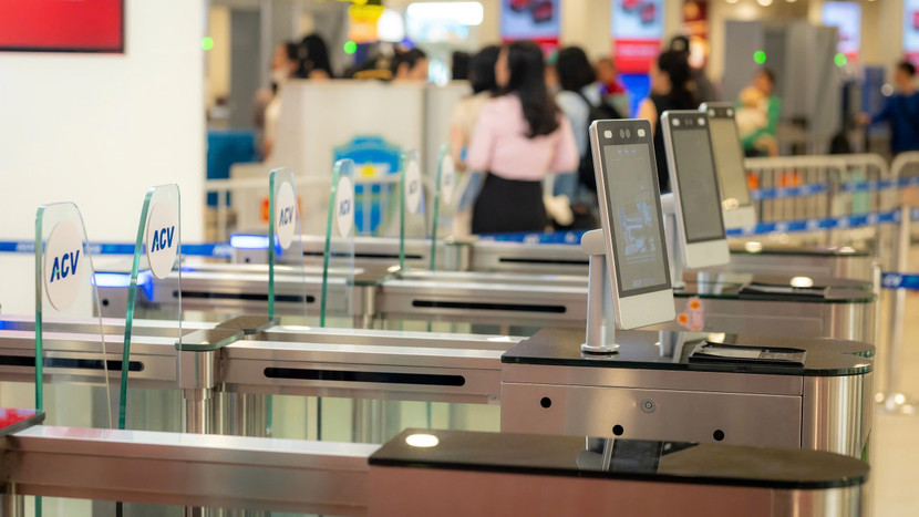 Sân bay Nội Bài triển khai làm thủ tục lên tàu bay bằng tài khoản định danh VNeID