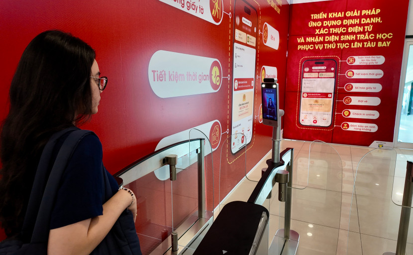 Xác thực định danh điện tử khi qua kiểm soát an ninh tại sân bay