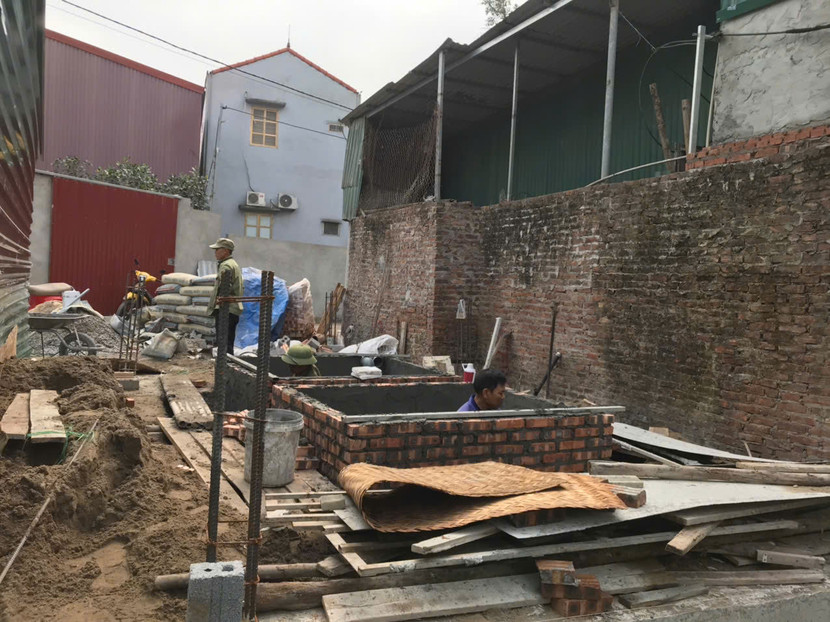 Công trình xây dựng vi phạm trên đất công mà xã Hòa Bình hứa đổi cho người dân hiện đang bị đình chỉ Công trình xây dựng vi phạm trên đất công mà xã Hòa Bình hứa đổi cho người dân hiện đang bị đình chỉ