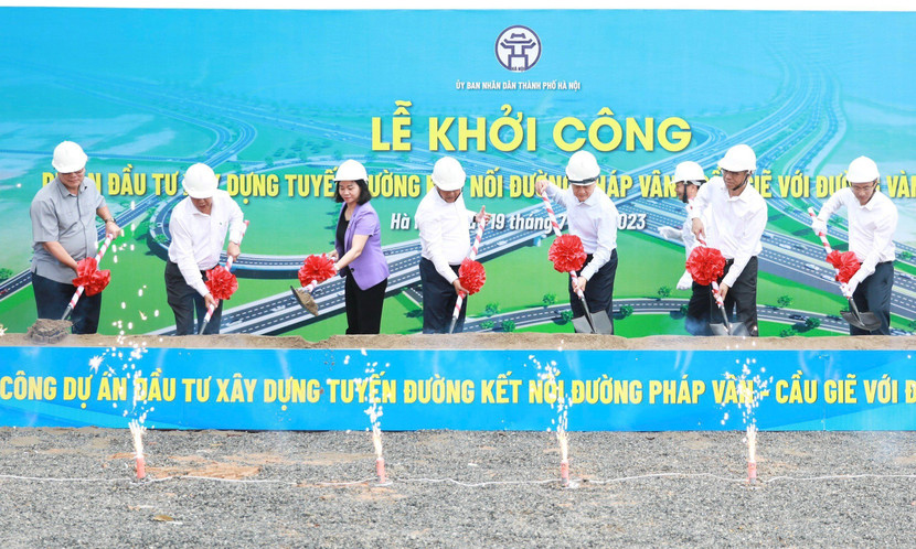 Lãnh đạo Thành ủy, UBND TP Hà Nội phát lệnh khởi công dự án đường nối cao tốc Pháp Vân- Cầu Giẽ với Vành đai 3 Lãnh đạo Thành ủy, UBND TP Hà Nội phát lệnh khởi công dự án đường nối cao tốc Pháp Vân- Cầu Giẽ với Vành đai 3