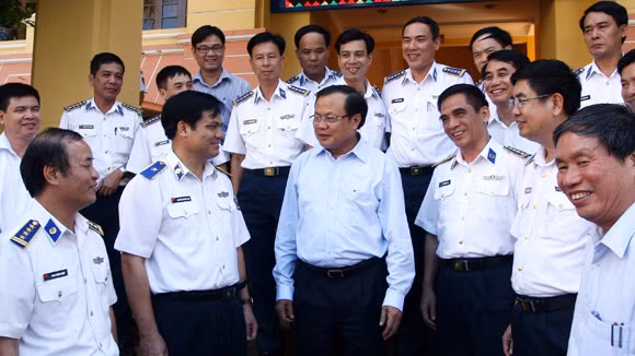 Hà Nội luôn sát cánh với lực lượng thực thi pháp luật trên biển ảnh 1