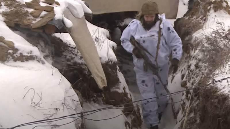 Một binh lính Ukraine trong khu vực đường phân giới ở Dnobass