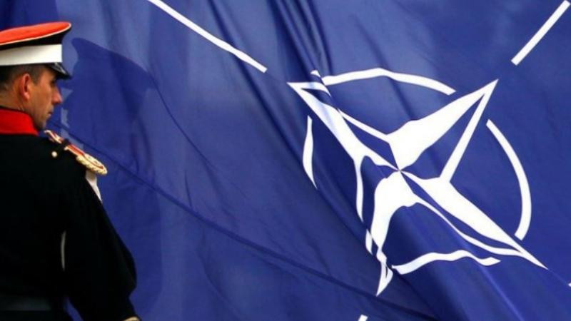 Pháp tuyên bố sẵn sàng rút khỏi NATO