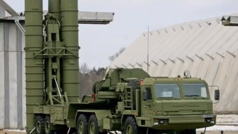 Hệ thống phòng thủ tên lửa S-400 của Nga