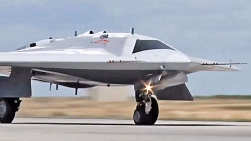 UAV Okhotnik của Nga vẫn sẽ không được trang bị tên lửa siêu thanh UAV Okhotnik của Nga vẫn sẽ không được trang bị tên lửa siêu thanh