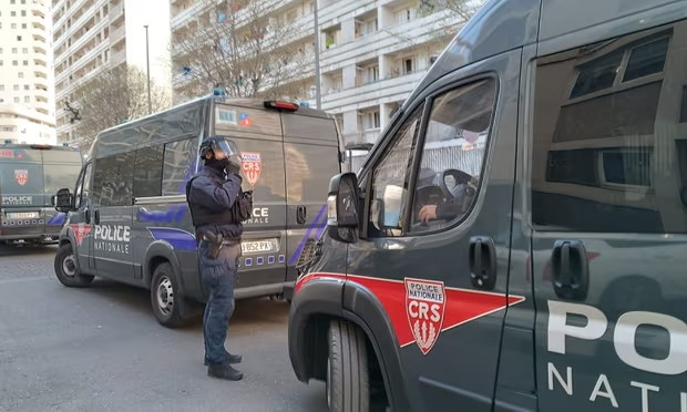 Cảnh sát được triển khai tới hiện trường vụ việc ở thành phố Poitiers