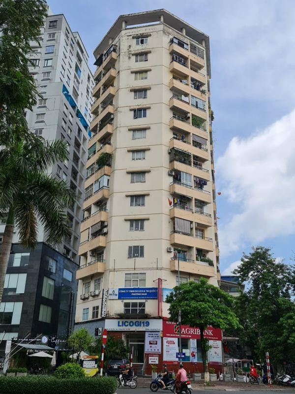 Tòa nhà 25 Tân Mai, Hoàng Mai do Công ty Licogi 19 làm chủ đầu tư liên tục vi phạm trật tự xây dựng