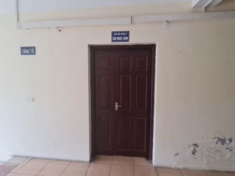 Tầng 15 hiện được biến thành khu văn phòng của Công ty Licogi 19 trong khi theo thiết kế là khu đa năng phục vụ cộng đồng Tầng 15 hiện được biến thành khu văn phòng của Công ty Licogi 19 trong khi theo thiết kế là khu đa năng phục vụ cộng đồng