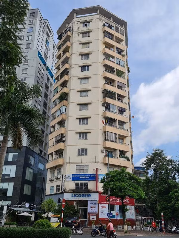 Tòa nhà 25 Tân Mai, Hoàng Mai do Công ty Licogi 19 làm chủ đầu tư liên tục vi phạm trật tự xây dựng Tòa nhà 25 Tân Mai, Hoàng Mai do Công ty Licogi 19 làm chủ đầu tư liên tục vi phạm trật tự xây dựng