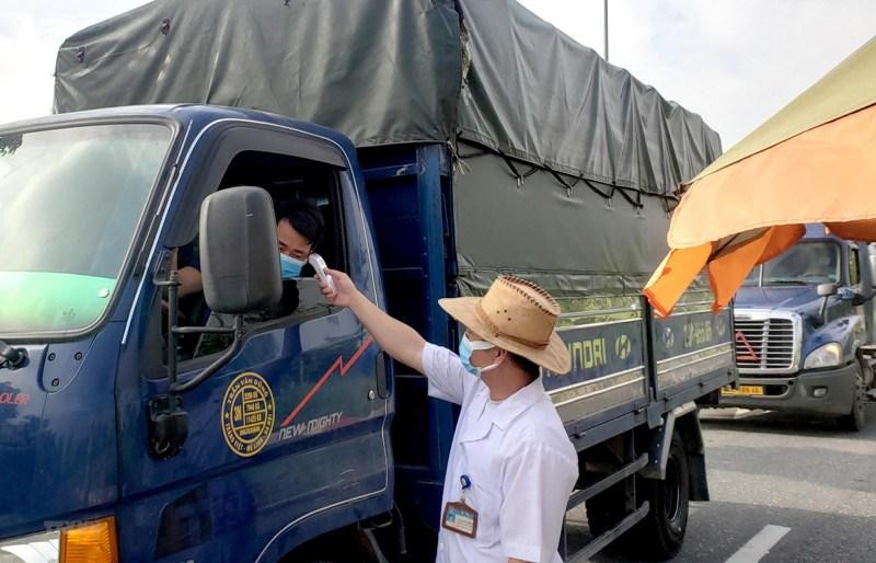 Tổng cục Đường bộ Việt Nam tiếp tục đề nghị các địa phương không gây khó khăn cho vận tải hàng hóa