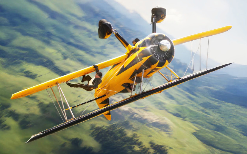 Tom Cruise với màn đu máy bay hai tầng cánh trong phim “Nhiệm vụ bất khả thi: Nghiệp báo phần cuối” Tom Cruise với màn đu máy bay hai tầng cánh trong phim “Nhiệm vụ bất khả thi: Nghiệp báo phần cuối”