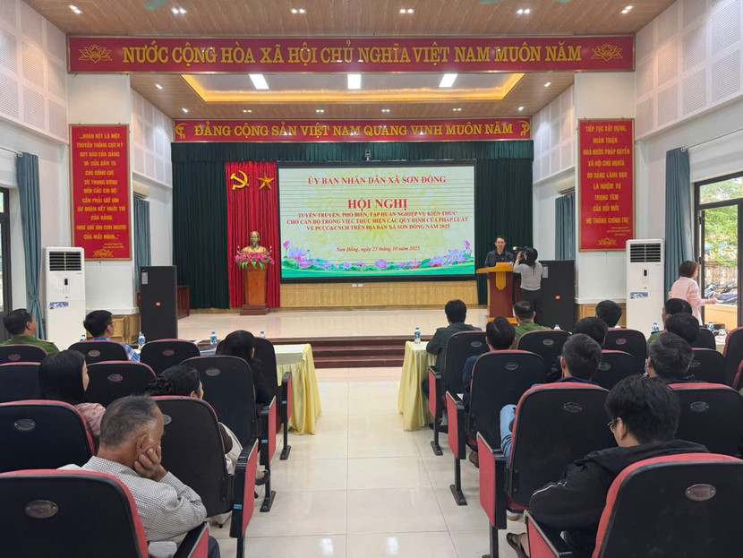 Hội nghị tuyên truyền, phổ biến pháp luật, và tập huấn nghiệp vụ, kiến thức, kỹ năng về Phòng cháy, chữa cháy và Cứu nạn, cứu hộ tại Xã Sơn Đồng, Hà Nội.