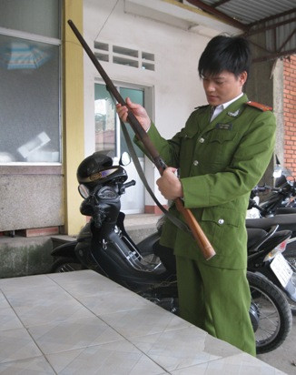 Dùng súng săn "giải quyết" nợ nần cho em trai ảnh 1