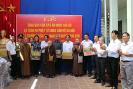 Báo ANTĐ cùng các nhà hảo tâm mang hơi ấm đến vùng cao Sơn La