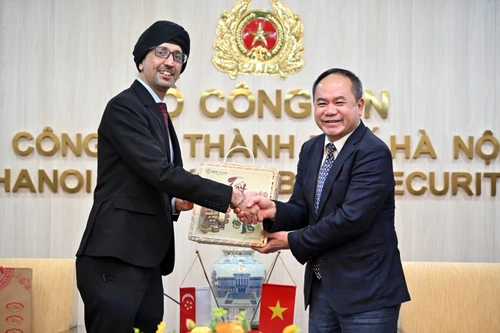 Giám đốc Công an Hà Nội làm việc với Đại sứ Singapore: Hợp tác chiến lược xây dựng "Thành phố thông minh"