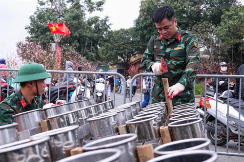 Ảnh: Trận địa pháo hoa đã sẵn sàng cho đêm giao thừa Tết Bính Ngọ ở Hà Nội