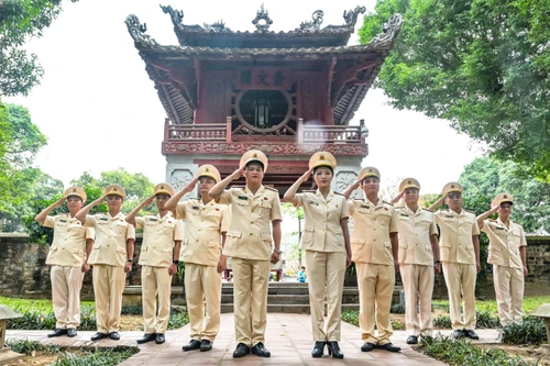 70 năm lửa thiêng tiếp bước: Khám phá "mã gen Ba Nhất" của 10 Gương mặt trẻ Công an Thủ đô tiêu biểu 2025