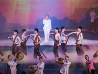 [ẢNH] Vũ điệu đường phố nóng bỏng khuấy động Carnaval Hạ Long 2019