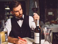 [ẢNH] Top những công việc kỳ lạ nhưng kiếm 