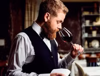 [ẢNH] Top những công việc kỳ lạ nhưng kiếm 