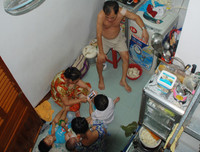 Kinh ngạc cảnh sống chật chội trong những ngôi nhà siêu nhỏ