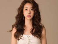 [ẢNH] Vợ kém 17 tuổi của tài tử 