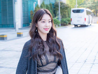 [ẢNH] Vợ kém 17 tuổi của tài tử 