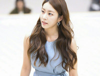 [ẢNH] Vợ kém 17 tuổi của tài tử 