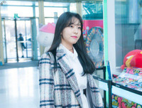 [ẢNH] Vợ kém 17 tuổi của tài tử 