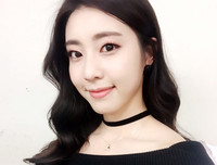 [ẢNH] Vợ kém 17 tuổi của tài tử 