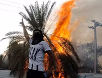 [ẢNH] Iraq tan hoang vì biểu tình biến thành bao động