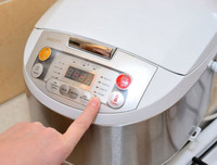 [ẢNH] Những thói quen gây lãng phí điện thường gặp