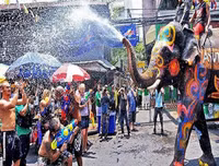 Ngỡ ngàng trước các phong tục độc đáo đón năm mới trên thế giới