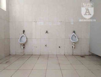 [Ảnh] Công viên Cầu Giấy: Hãi hùng vào nhà vệ sinh công cộng bẩn thỉu