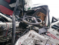 Hiện trường vụ tai nạn nghiêm trọng giữa xe khách và xe tải ở Bình Thuận