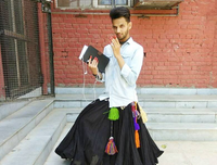 [ẢNH] Eshan Hilal: Từ chàng trai bị soi mói giới tính đến nam vũ công belly dance