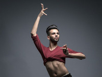 [ẢNH] Eshan Hilal: Từ chàng trai bị soi mói giới tính đến nam vũ công belly dance