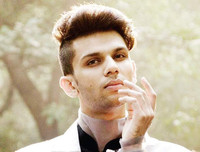 [ẢNH] Eshan Hilal: Từ chàng trai bị soi mói giới tính đến nam vũ công belly dance