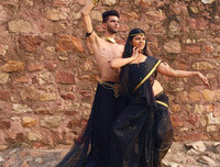 [ẢNH] Eshan Hilal: Từ chàng trai bị soi mói giới tính đến nam vũ công belly dance