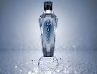 [ẢNH] Những chai nước lọc có thiết kế lạ mắt và mức giá cao không ngờ tới